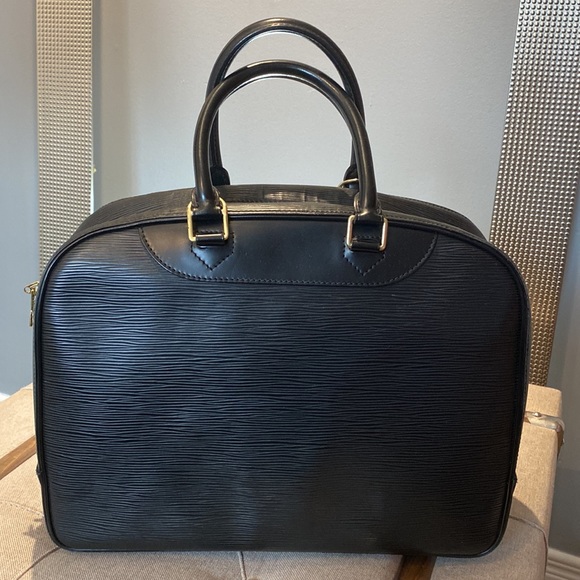 Louis Vuitton Deauville Epi Black Leather - Picture 5 of 13